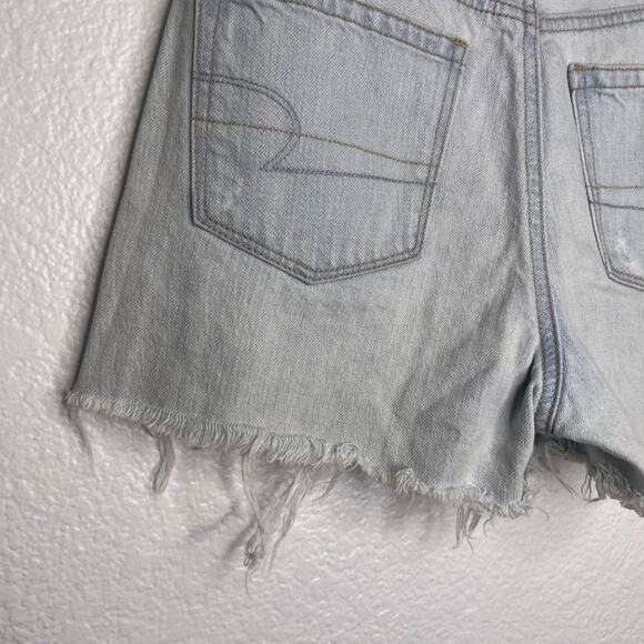 American Eagle Womens Shorts Size 2 Mom Short Light Wash Denim Jean Blue - Picture 15 of 15